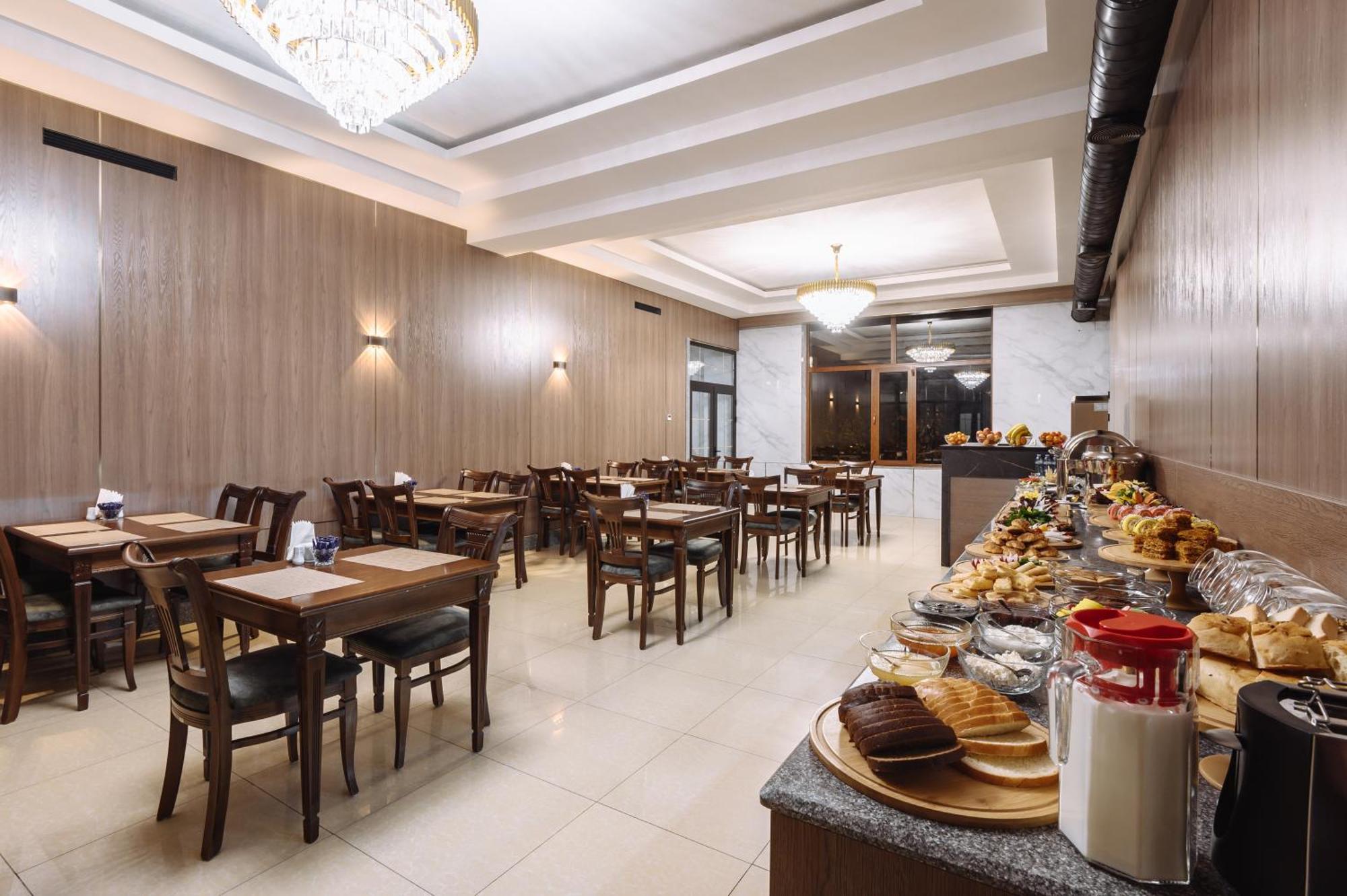 Sofiya Tashkent Hotel Екстериор снимка